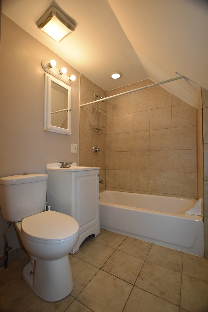 338 Marion Avenue #2, Aurora, IL 60505