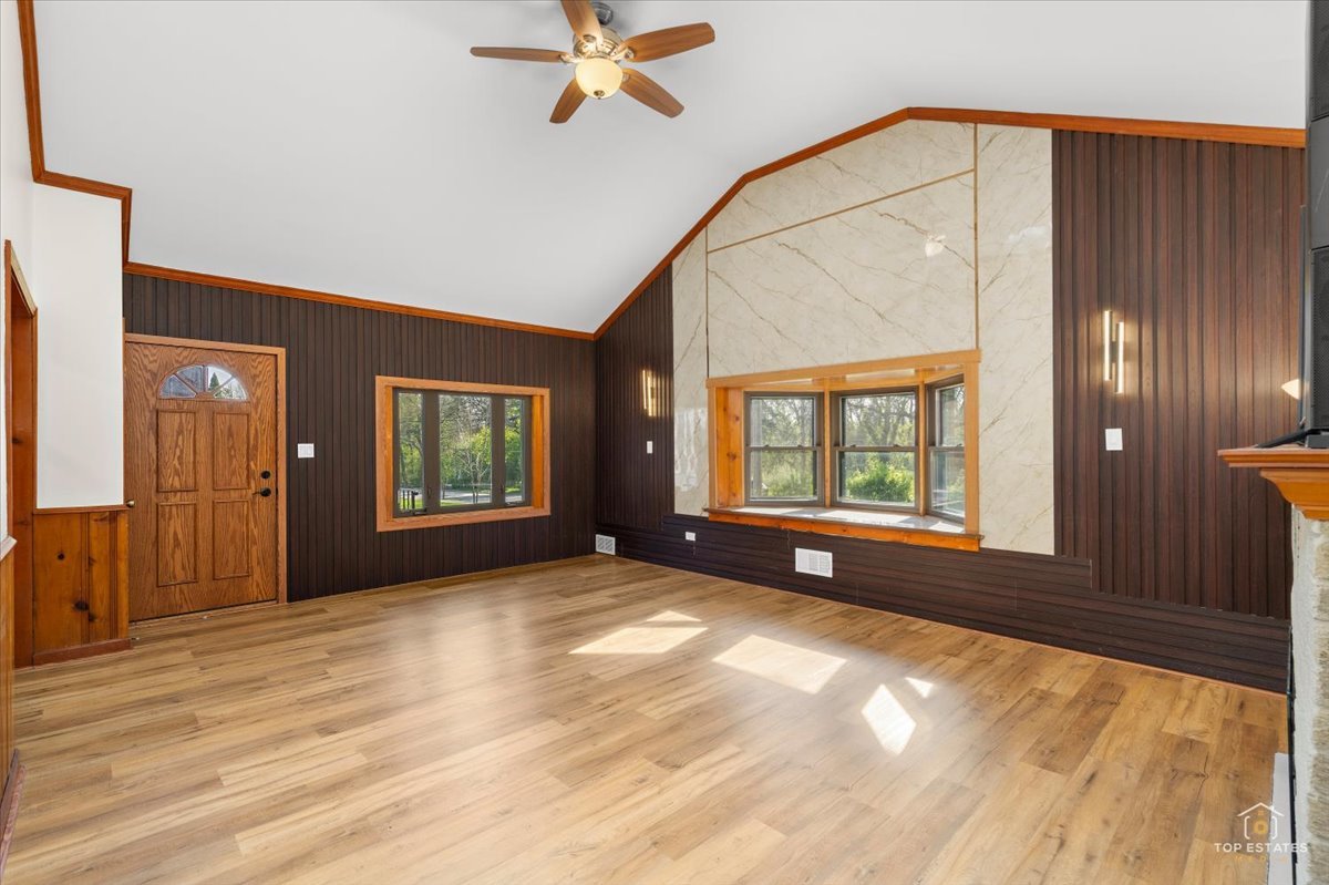 461 Grove Street, Wood Dale, IL 60191
