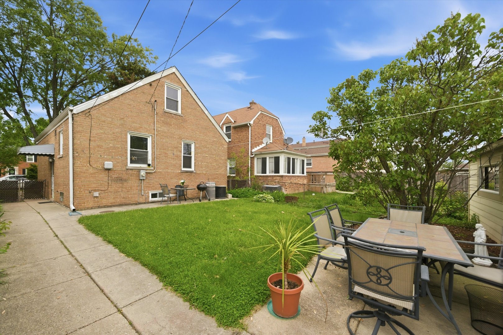 2537 Oak Street, Franklin Park, IL 60131