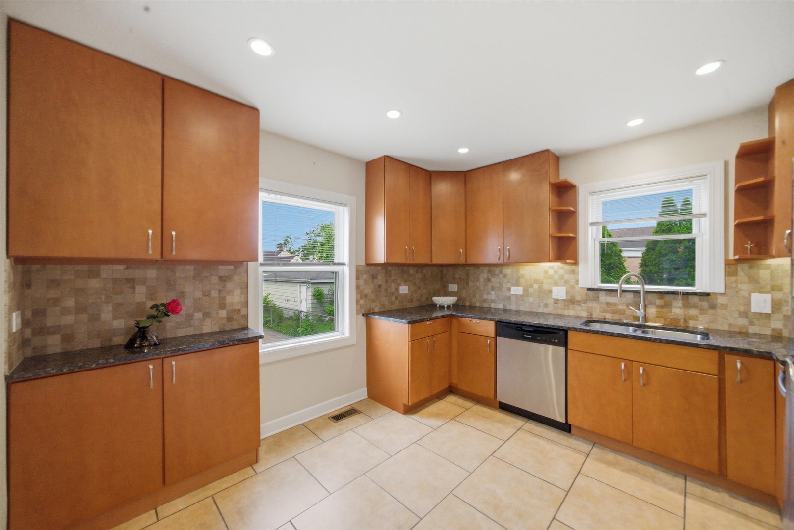 2537 Oak Street, Franklin Park, IL 60131