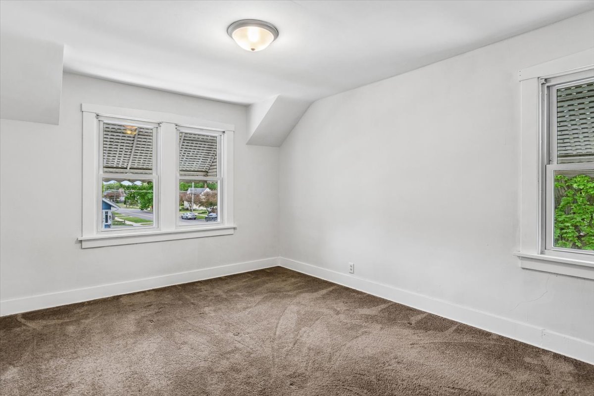 747 Watson Street, Aurora, IL 60505