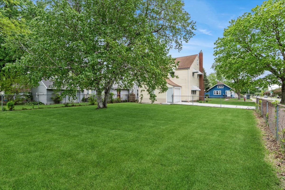 747 Watson Street, Aurora, IL 60505