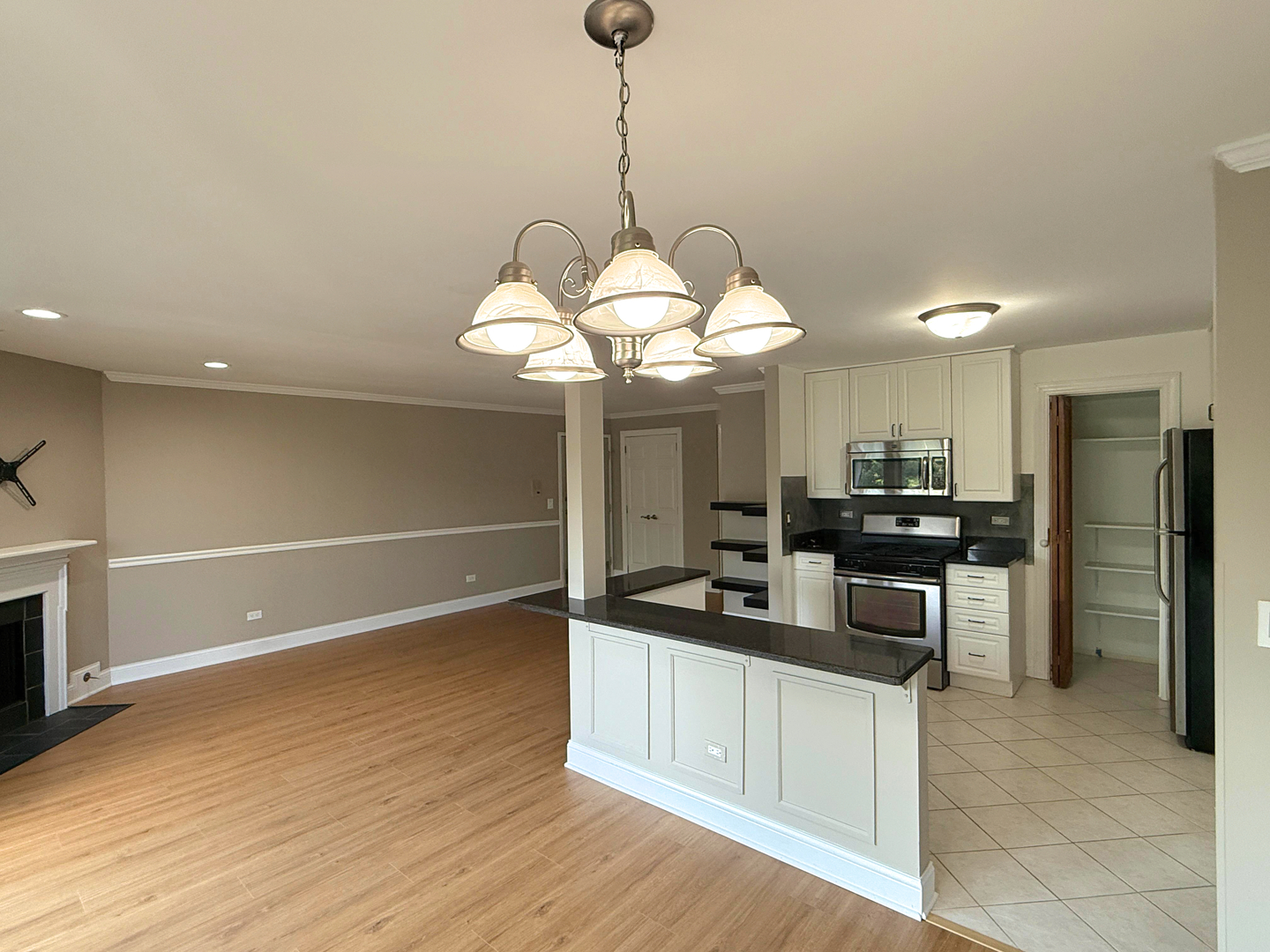 941 Yosemite Trail #C7, Roselle, IL 60172