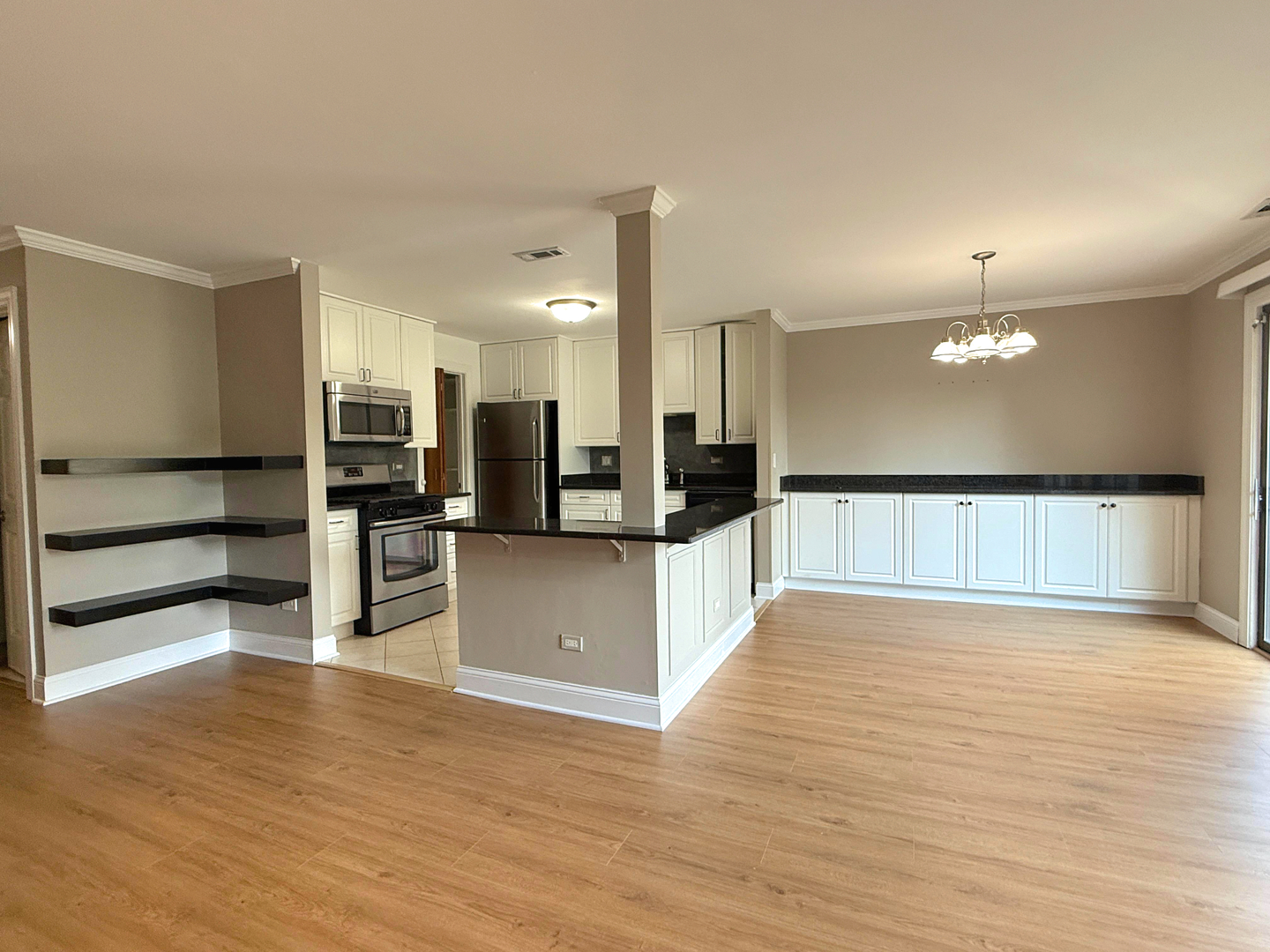 941 Yosemite Trail #C7, Roselle, IL 60172
