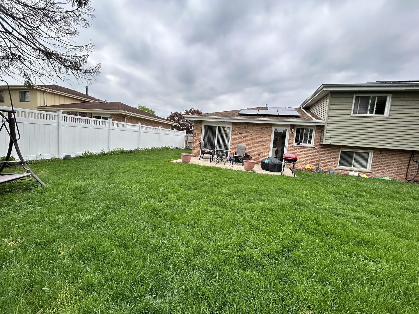 16625 Kenwood Avenue, South Holland, IL 60473