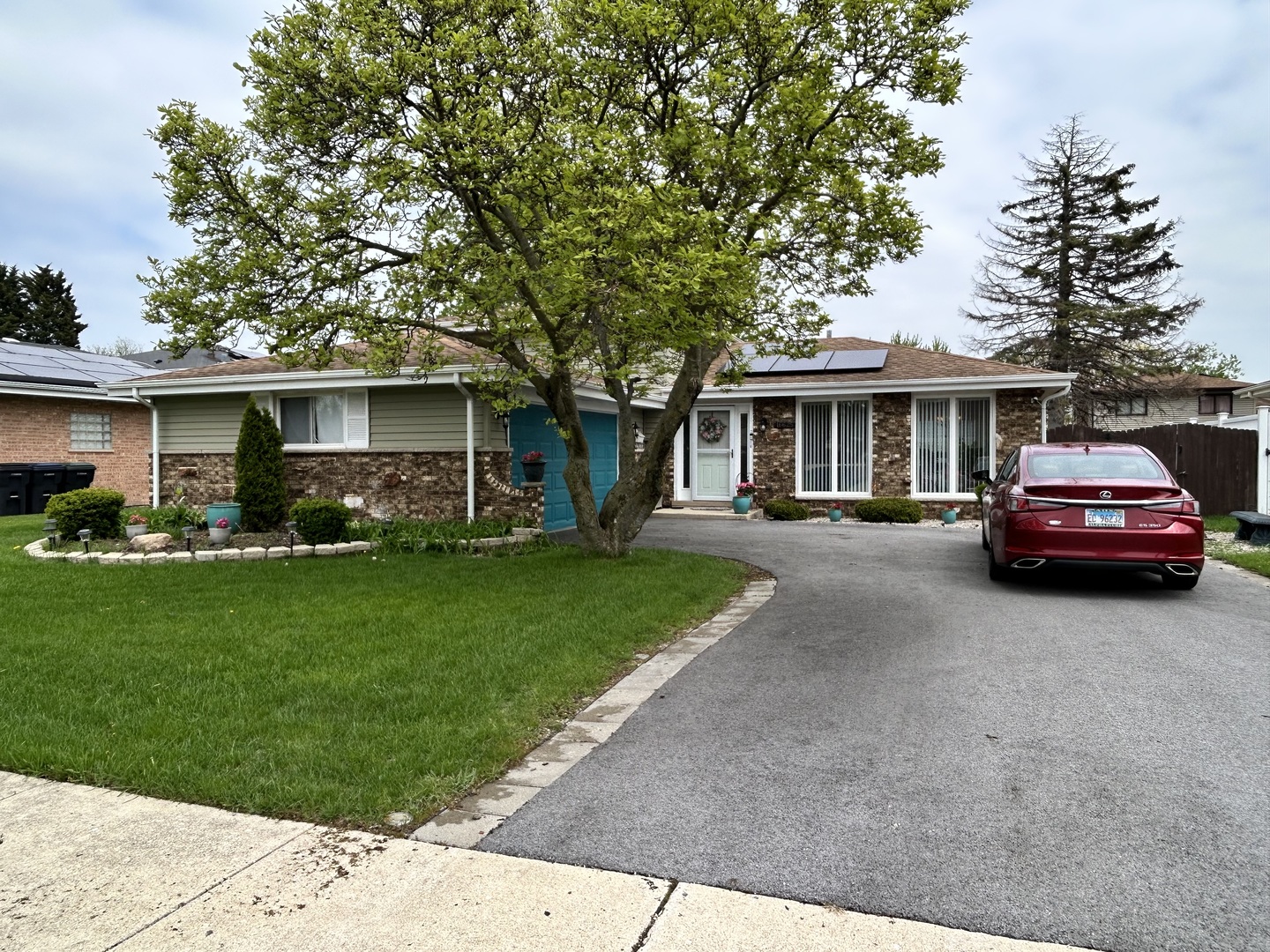 16625 Kenwood Avenue, South Holland, IL 60473