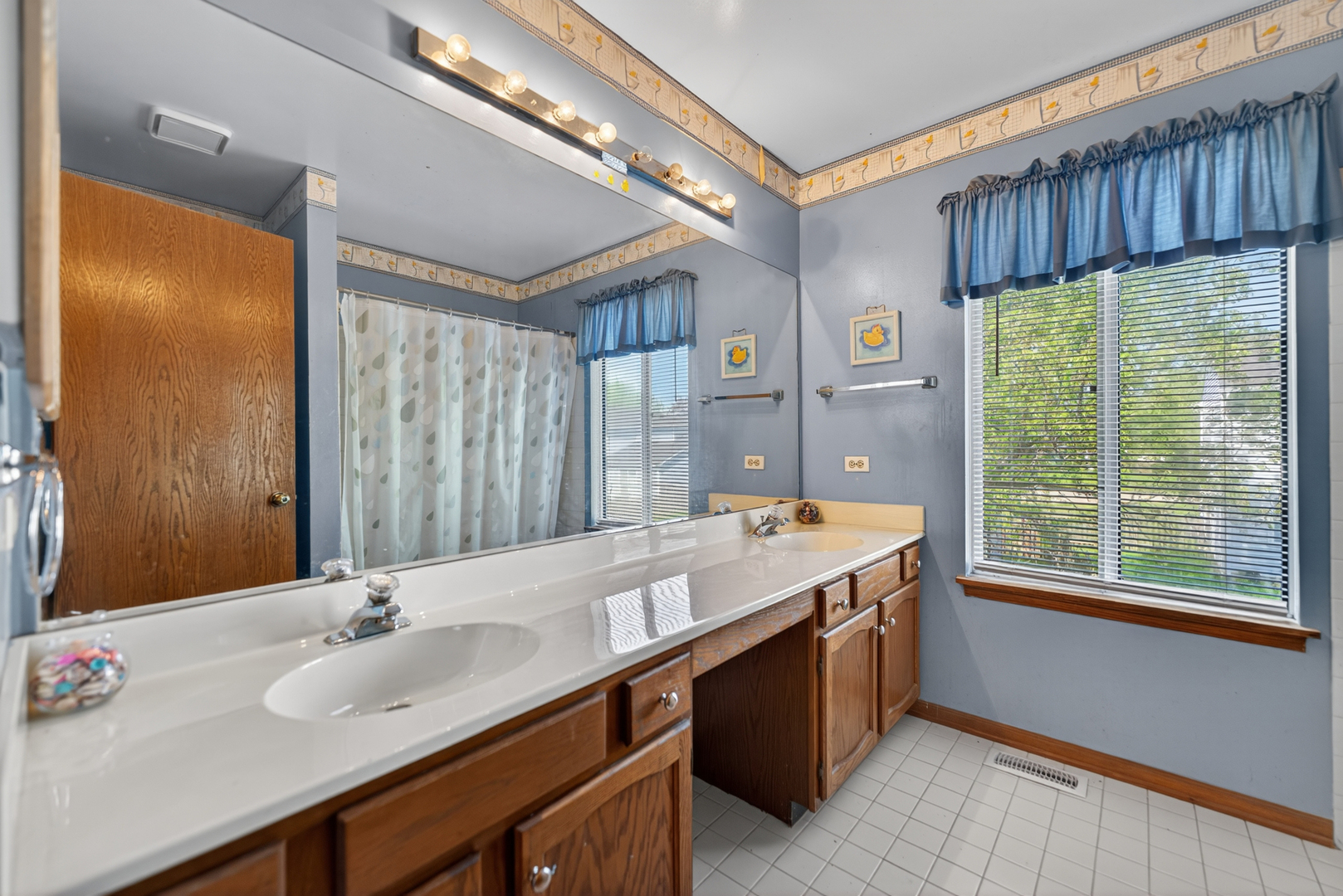 1868 Pastoral Lane, Hanover Park, IL 60133