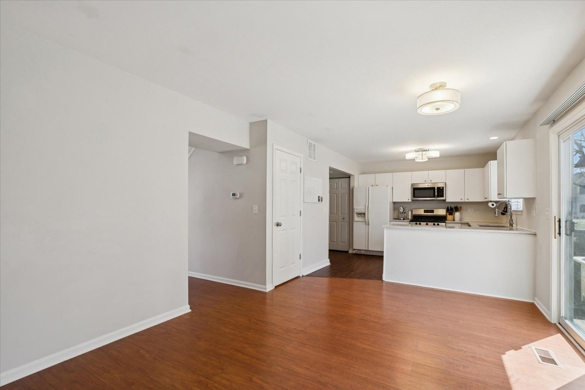 6763 Roanoake Court, Gurnee, IL 60031