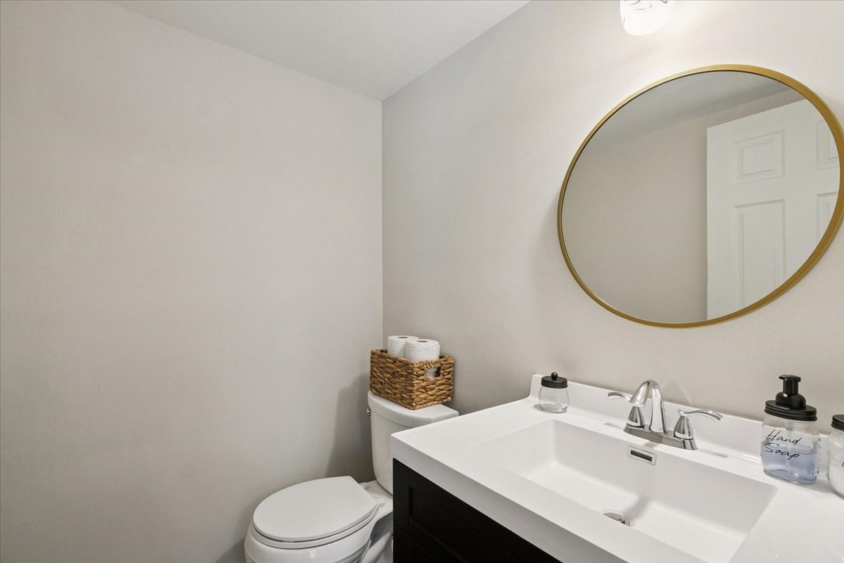 6763 Roanoake Court, Gurnee, IL 60031