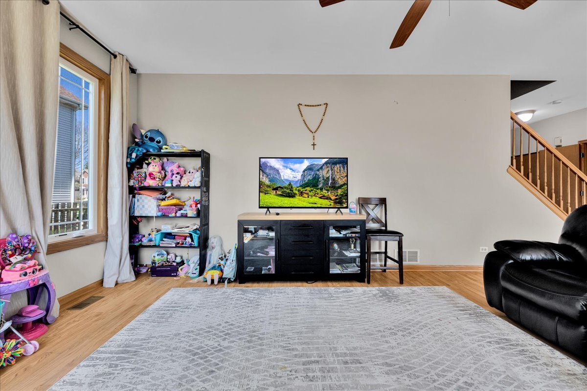 1421 Notting Hill Road, Algonquin, IL 60102