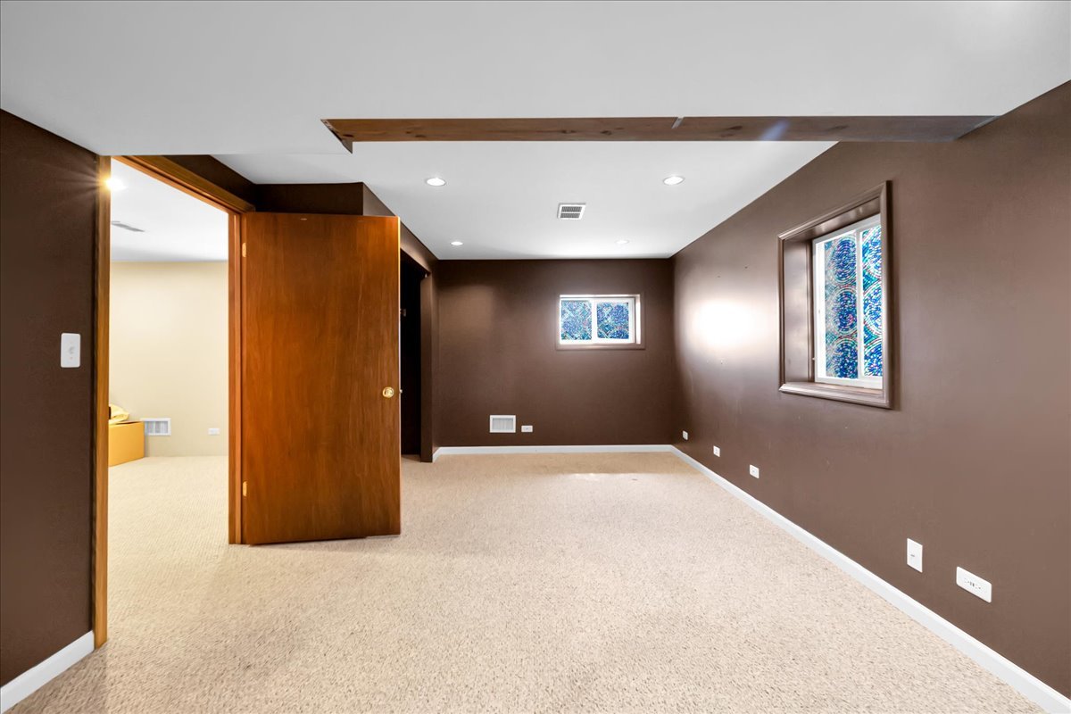 1421 Notting Hill Road, Algonquin, IL 60102