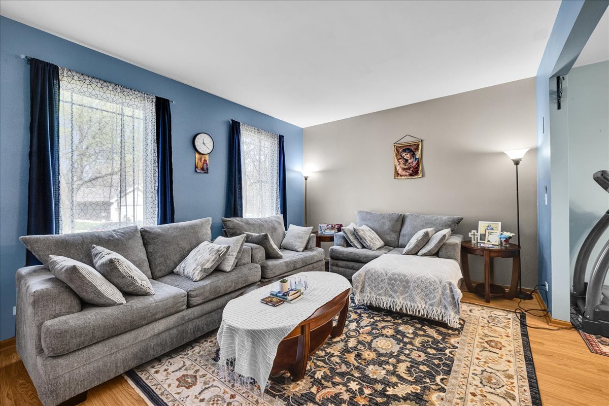 1421 Notting Hill Road, Algonquin, IL 60102