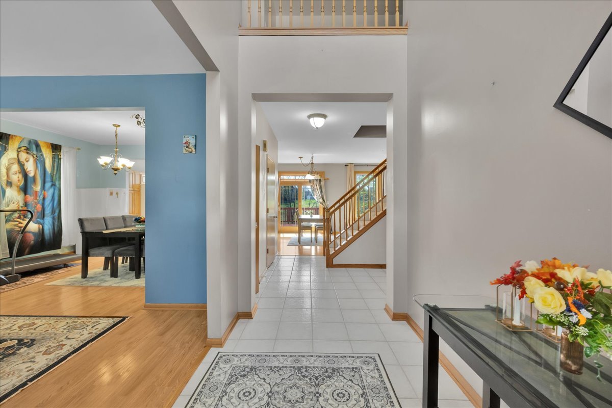 1421 Notting Hill Road, Algonquin, IL 60102