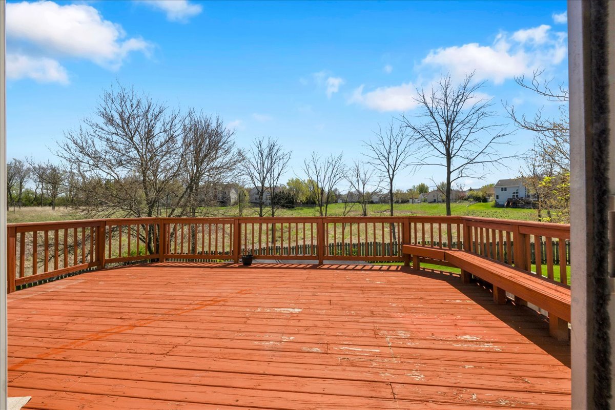 1421 Notting Hill Road, Algonquin, IL 60102