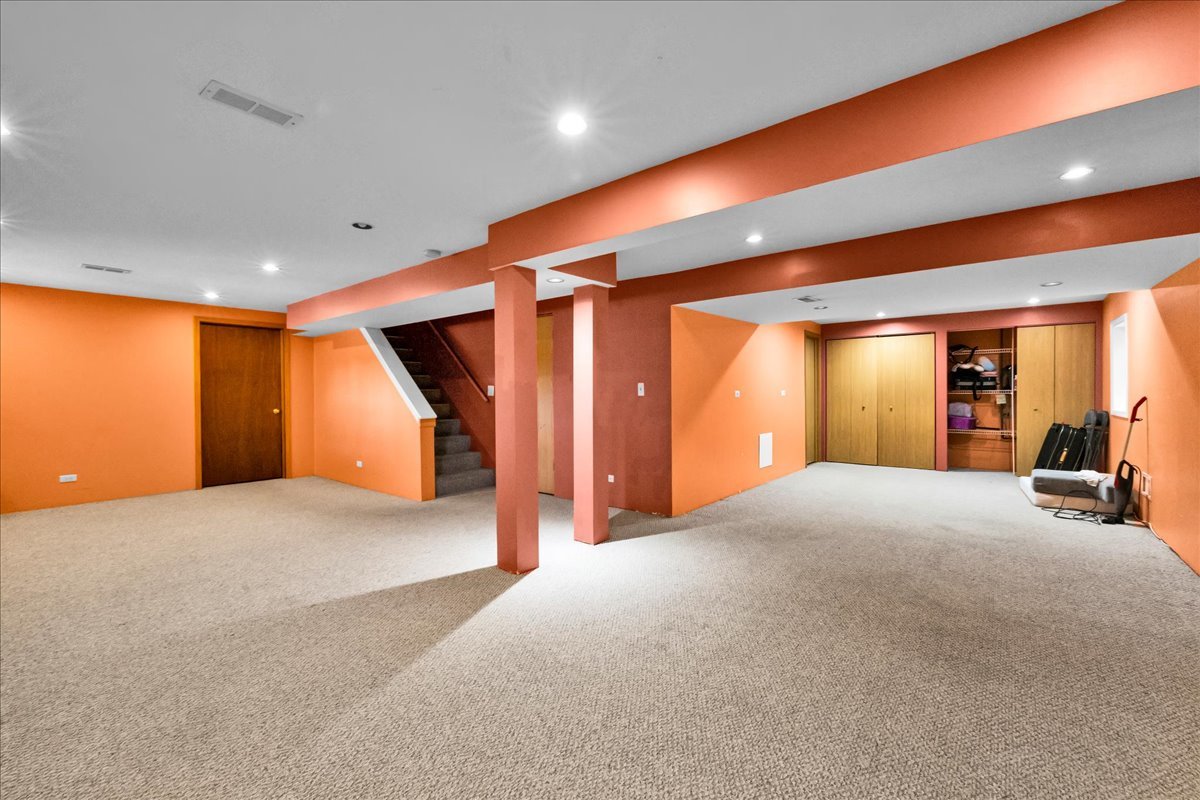 1421 Notting Hill Road, Algonquin, IL 60102