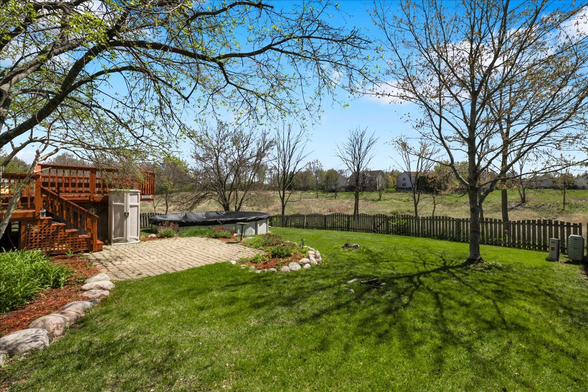 1421 Notting Hill Road, Algonquin, IL 60102