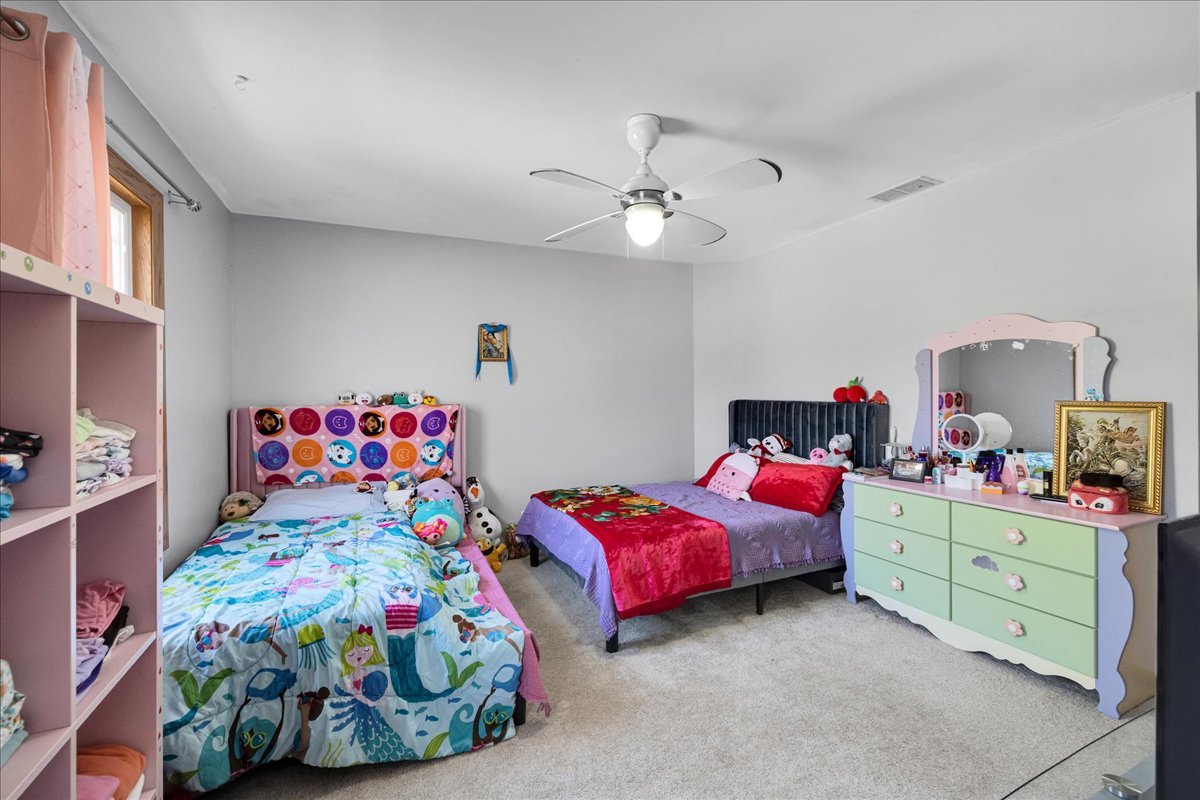 1421 Notting Hill Road, Algonquin, IL 60102