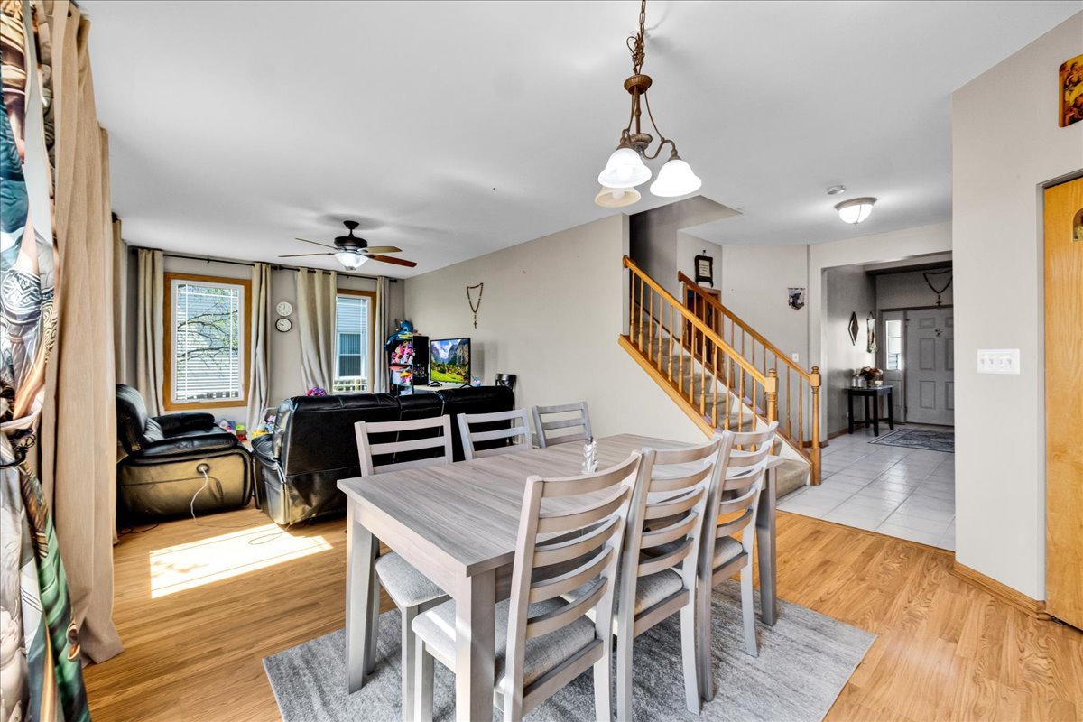 1421 Notting Hill Road, Algonquin, IL 60102