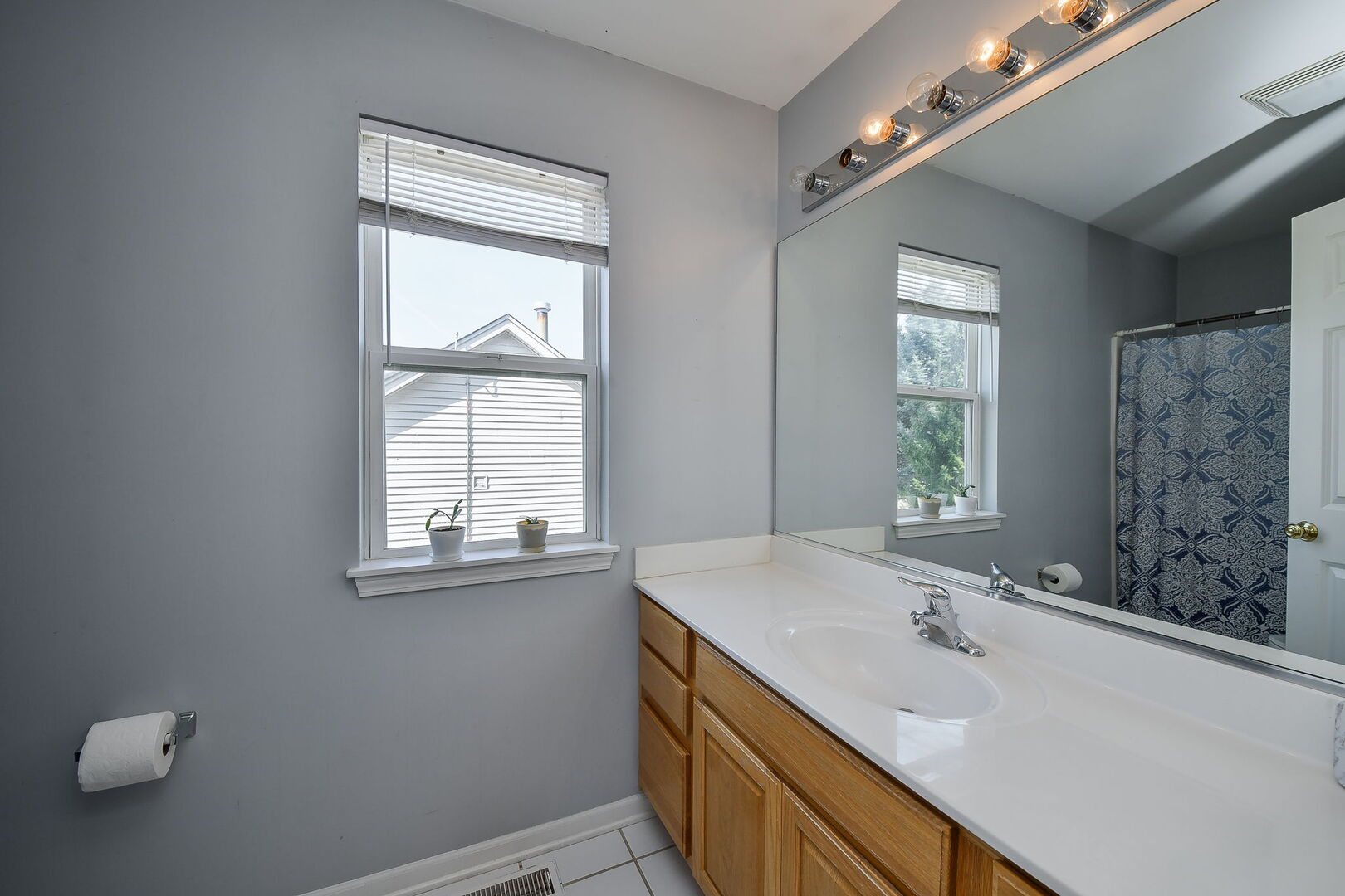 445 Kelly Avenue, Yorkville, IL 60560