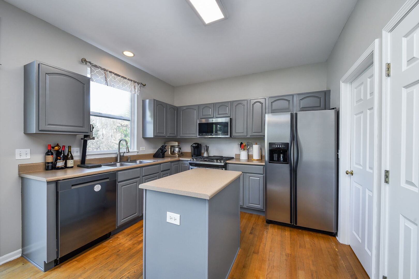 445 Kelly Avenue, Yorkville, IL 60560