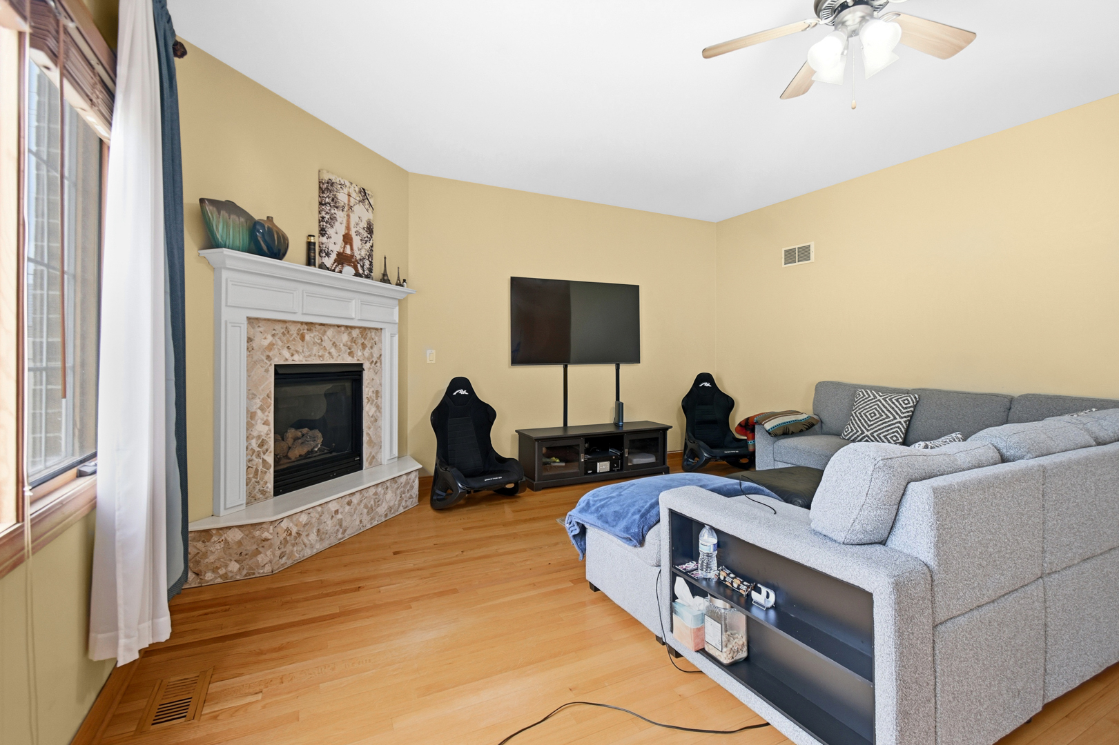 7920 S Lorel Avenue, Burbank, IL 60459