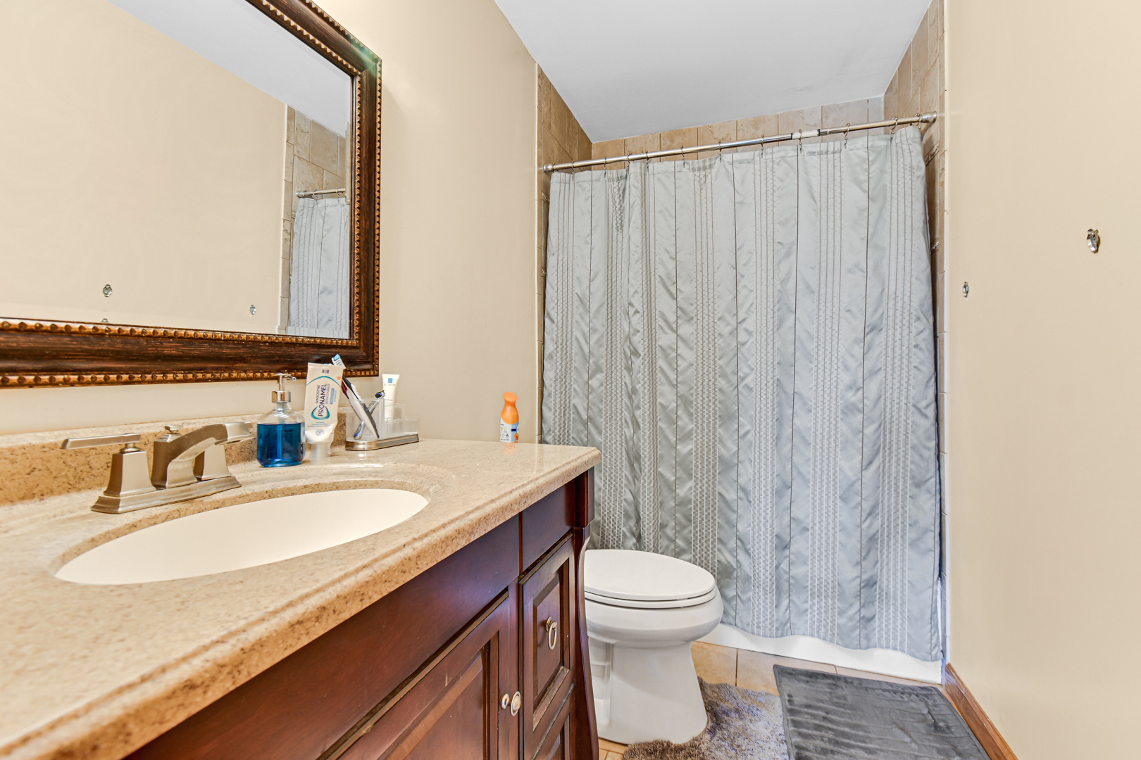 7920 S Lorel Avenue, Burbank, IL 60459