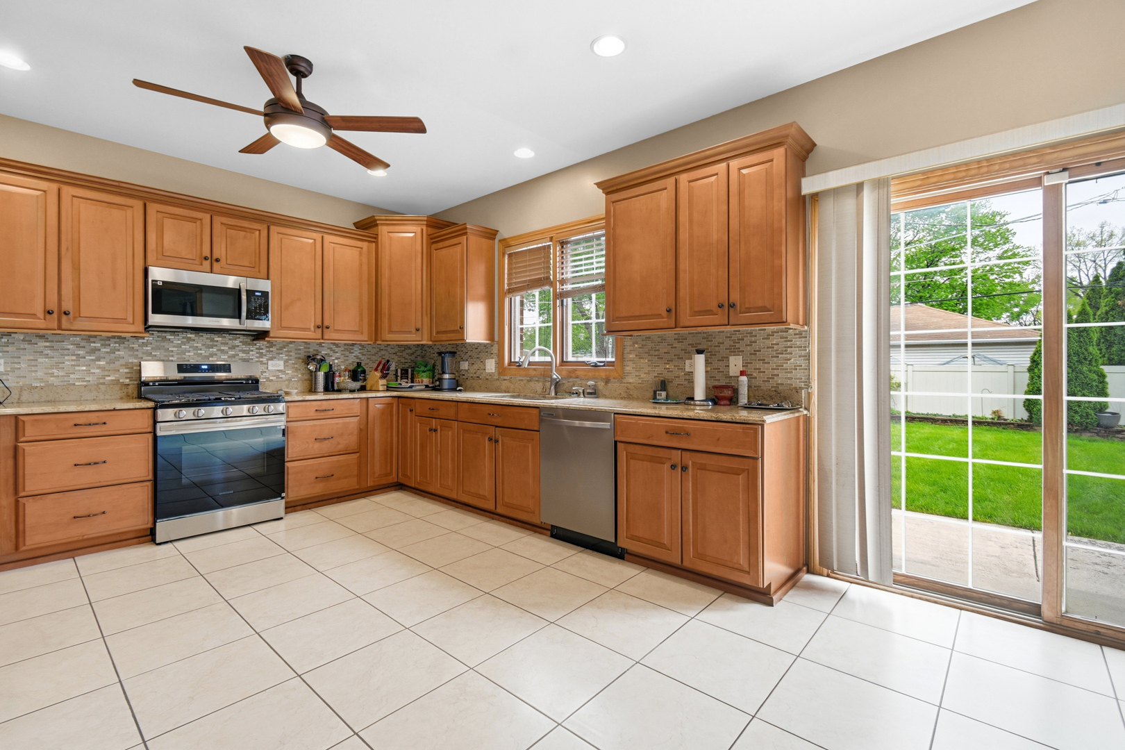 7920 S Lorel Avenue, Burbank, IL 60459