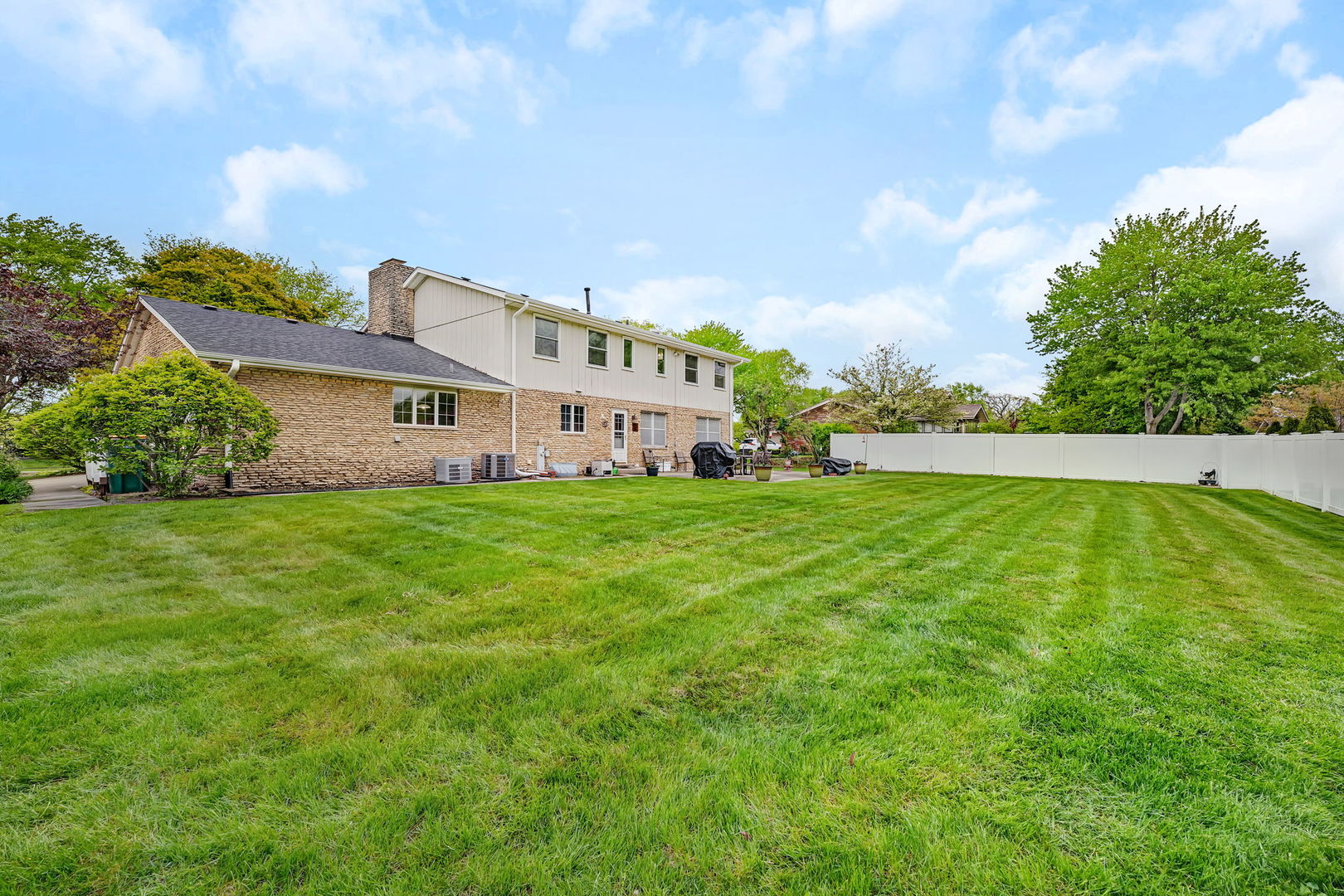 3212 Burr Oaks Drive, Joliet, IL 60431