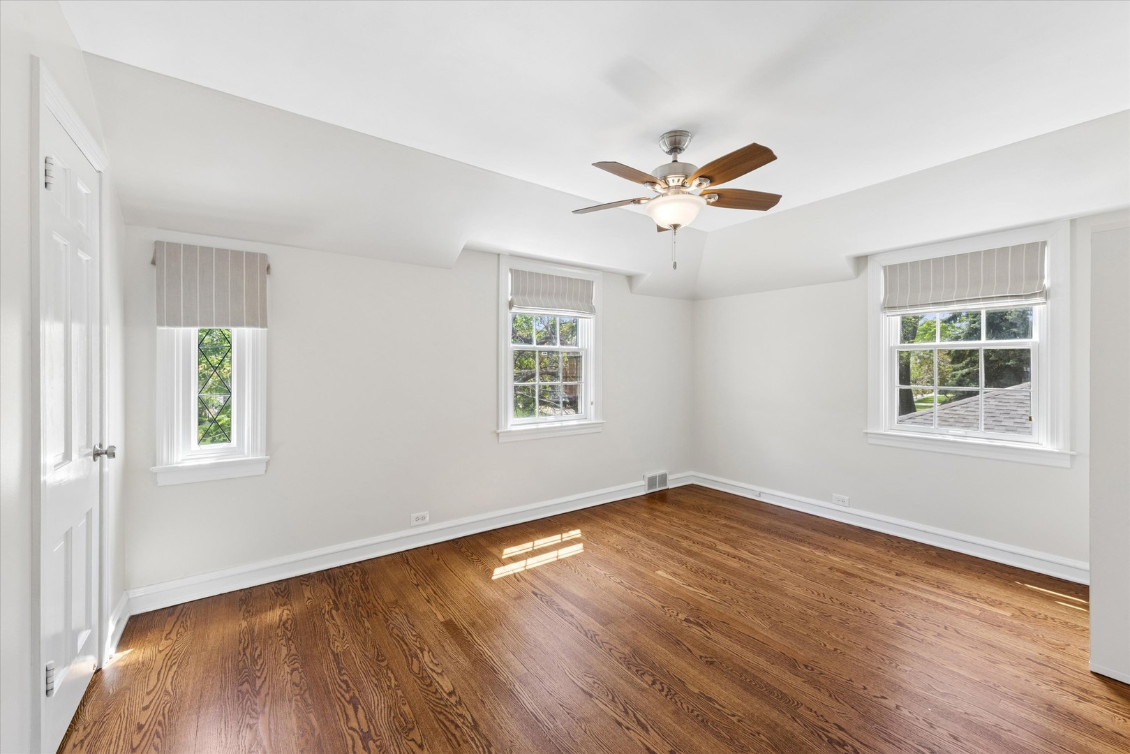 349 E Ridge Avenue, Elmhurst, IL 60126