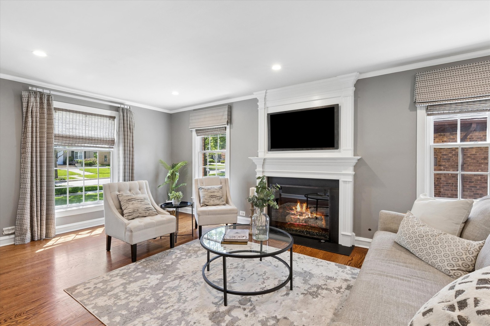 349 E Ridge Avenue, Elmhurst, IL 60126