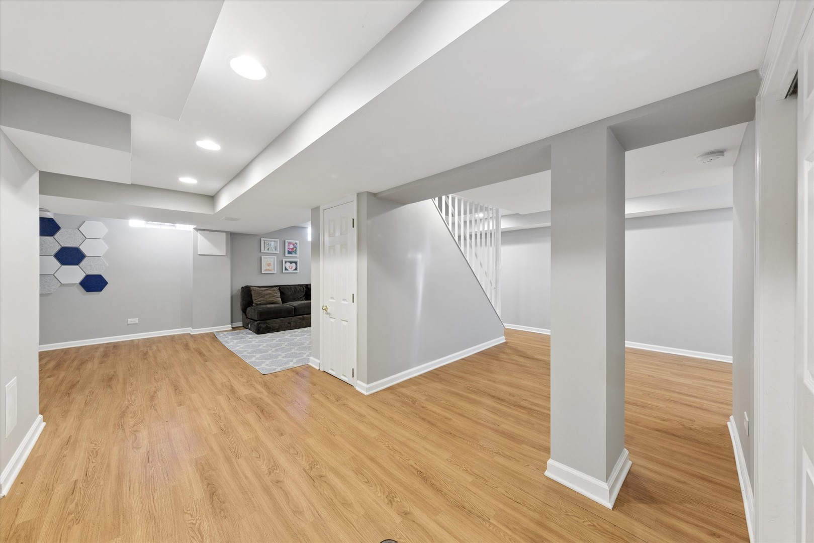 349 E Ridge Avenue, Elmhurst, IL 60126