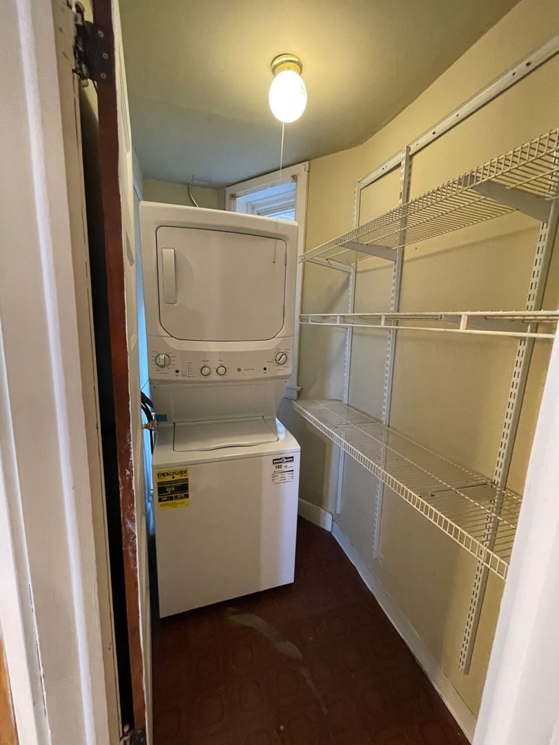 2329 N Sacramento Avenue, Chicago, IL 60647