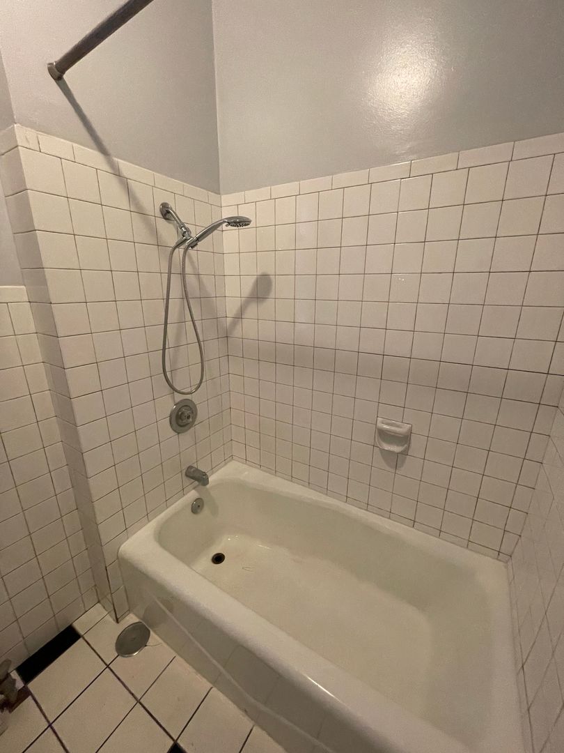 2329 N Sacramento Avenue, Chicago, IL 60647