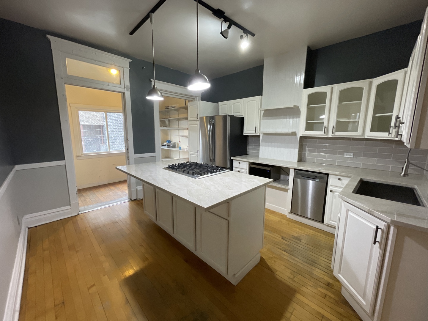 2329 N Sacramento Avenue, Chicago, IL 60647