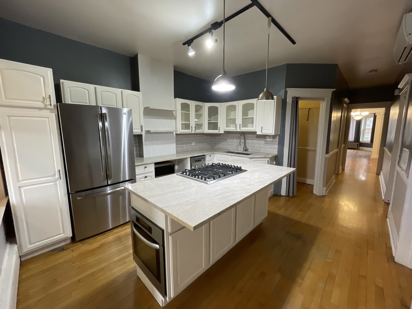 2329 N Sacramento Avenue, Chicago, IL 60647