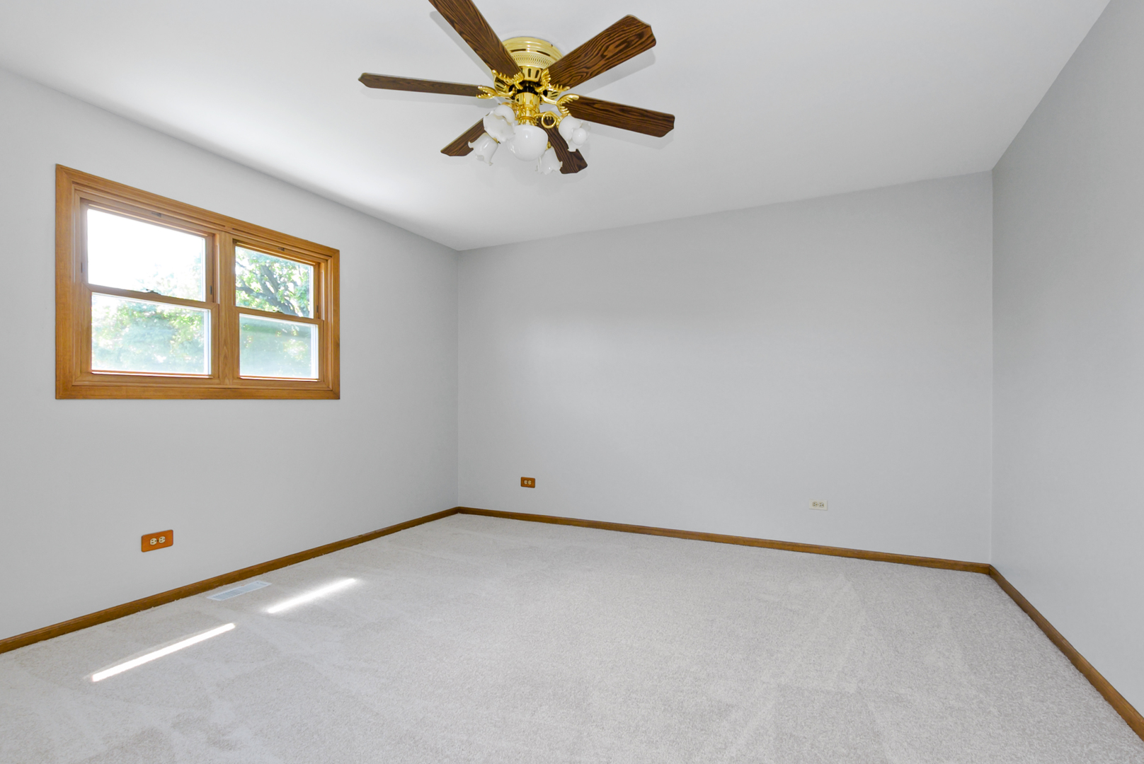 7745 Woodstock Drive, Tinley Park, IL 60477