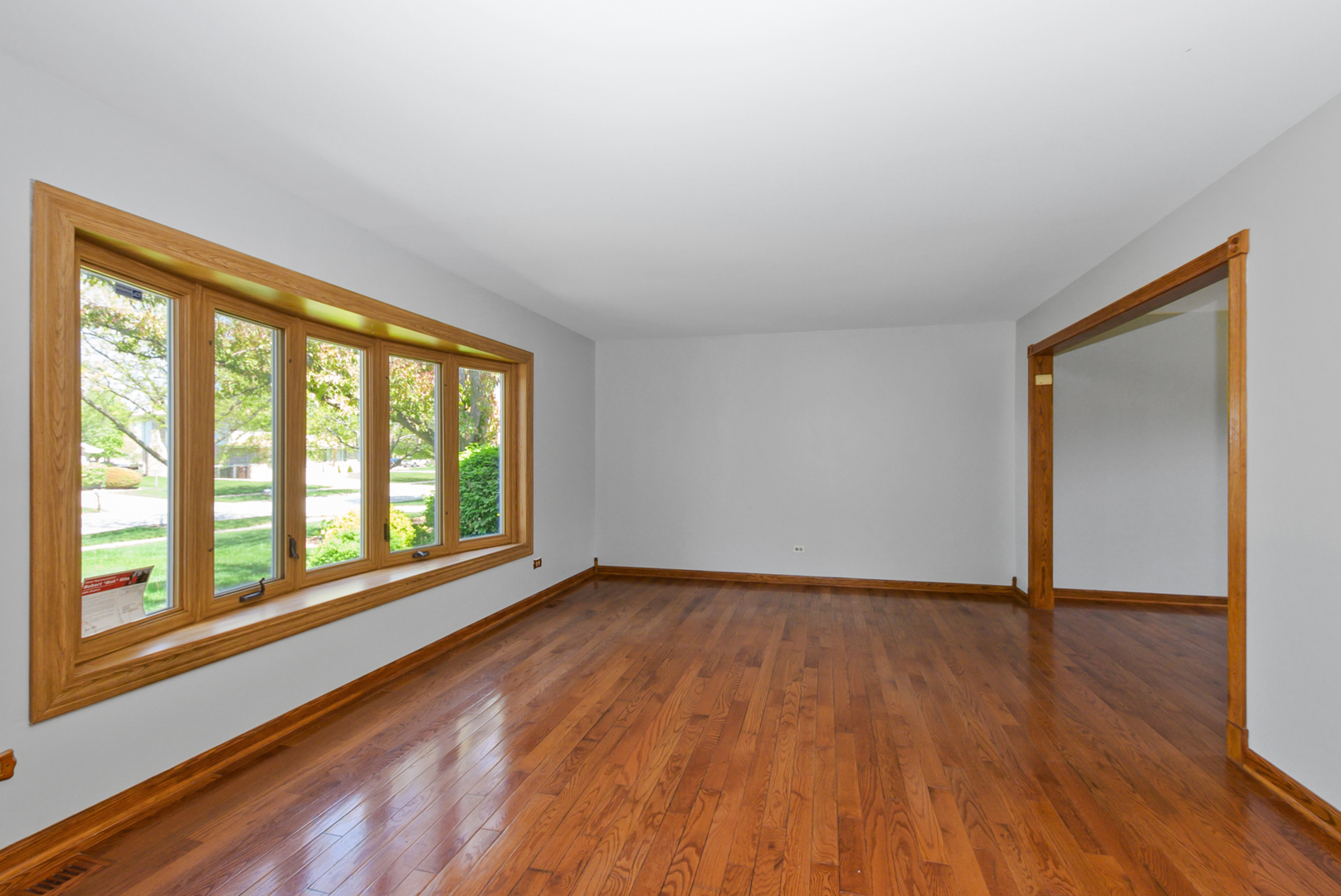 7745 Woodstock Drive, Tinley Park, IL 60477