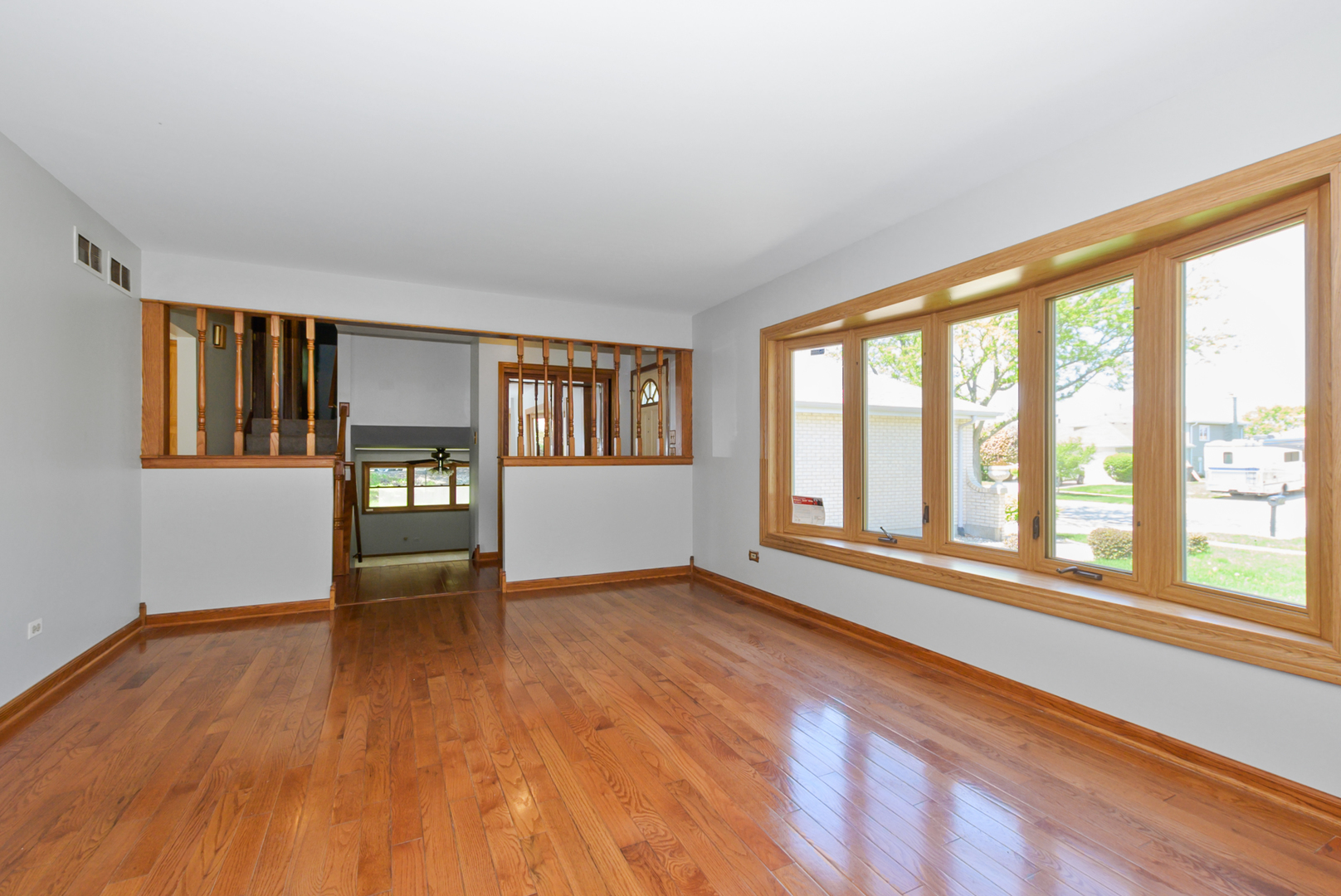 7745 Woodstock Drive, Tinley Park, IL 60477