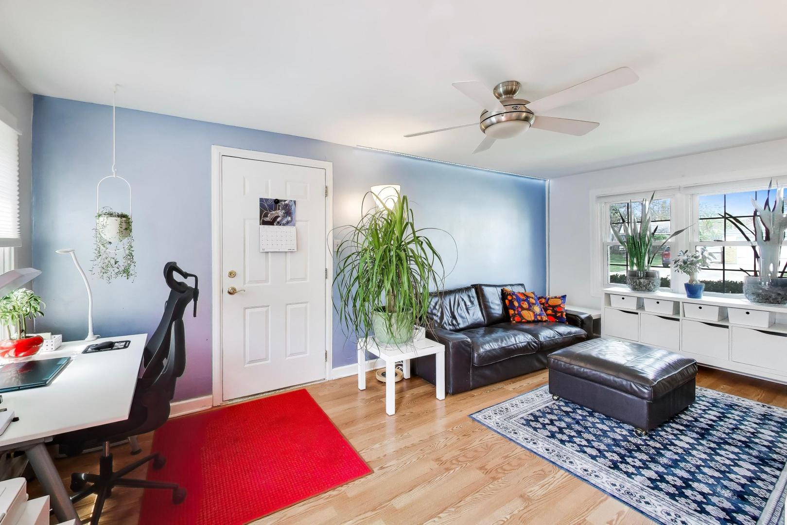 1609 W Brown Street, Arlington Heights, IL 60004