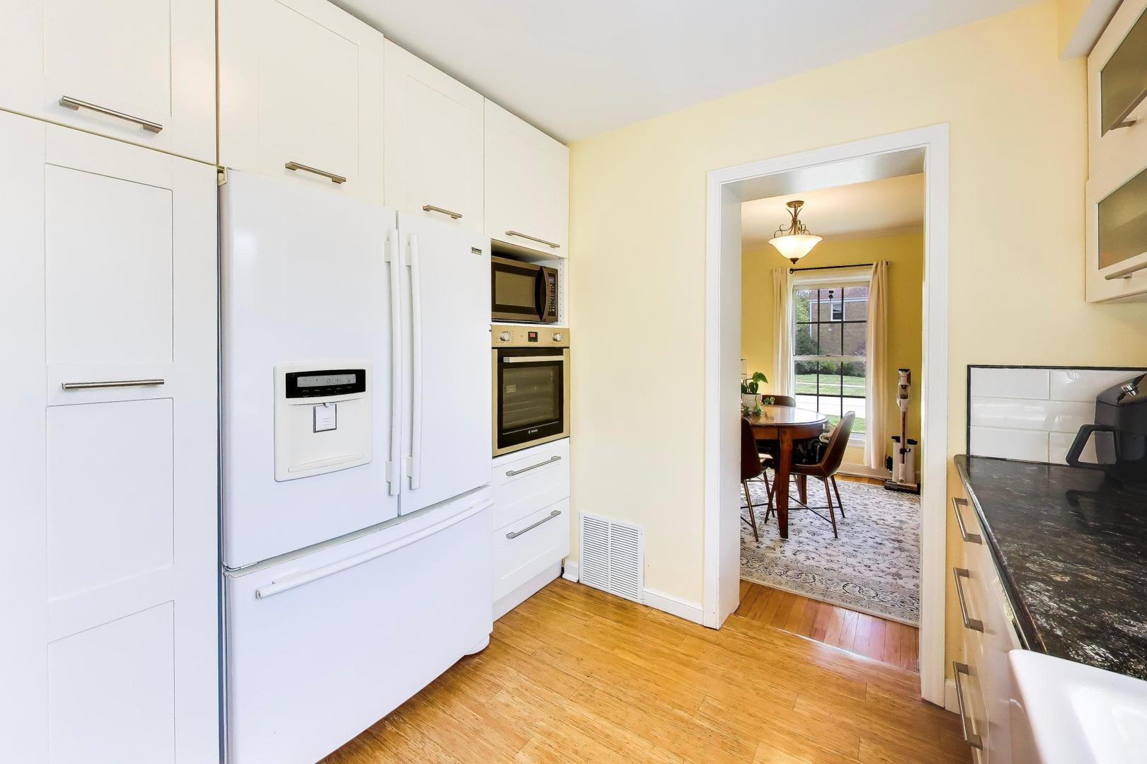 1609 W Brown Street, Arlington Heights, IL 60004