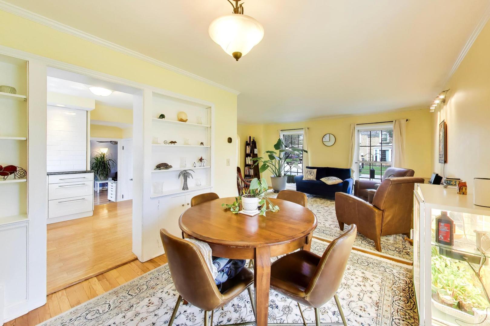 1609 W Brown Street, Arlington Heights, IL 60004