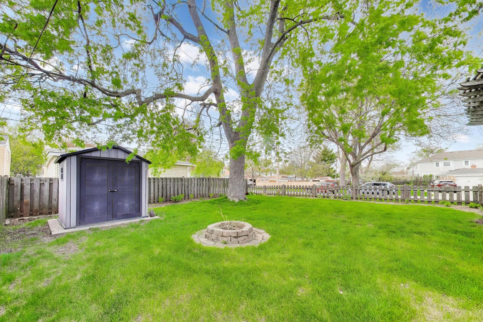 1609 W Brown Street, Arlington Heights, IL 60004