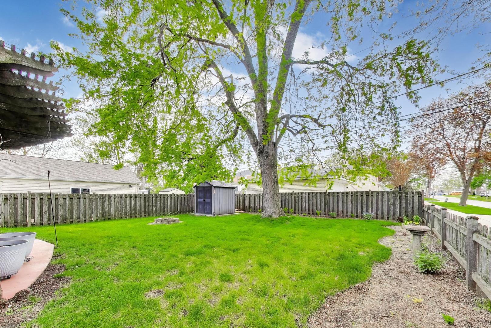 1609 W Brown Street, Arlington Heights, IL 60004