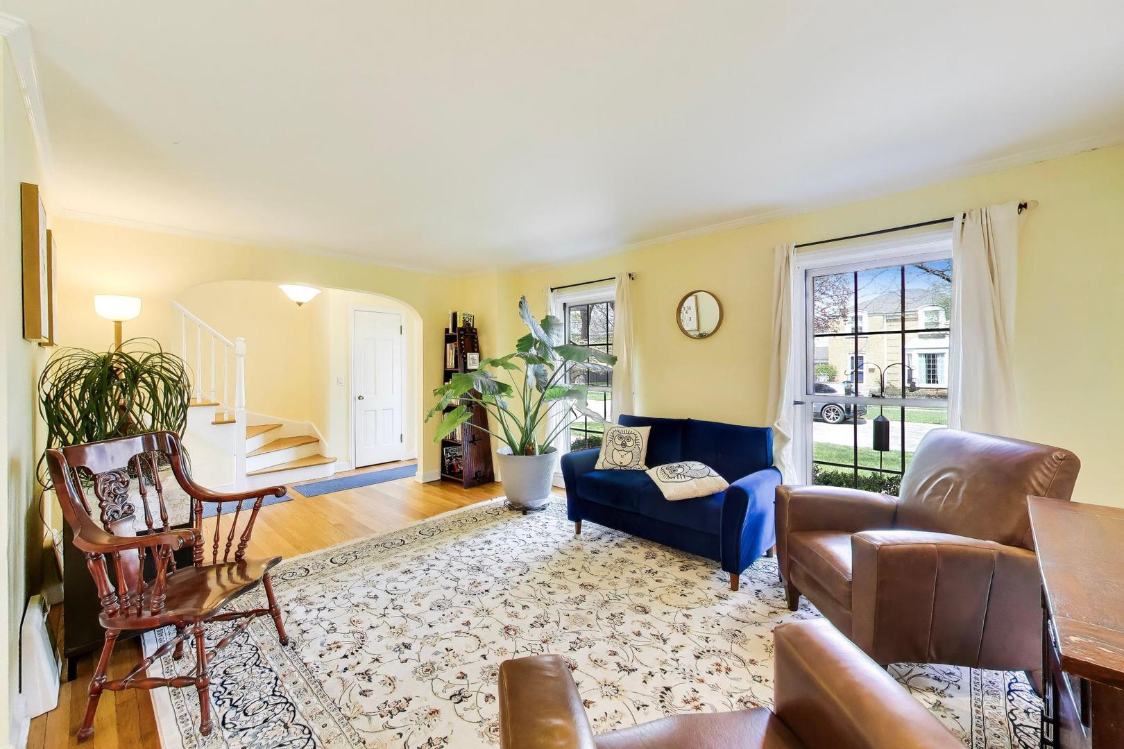 1609 W Brown Street, Arlington Heights, IL 60004