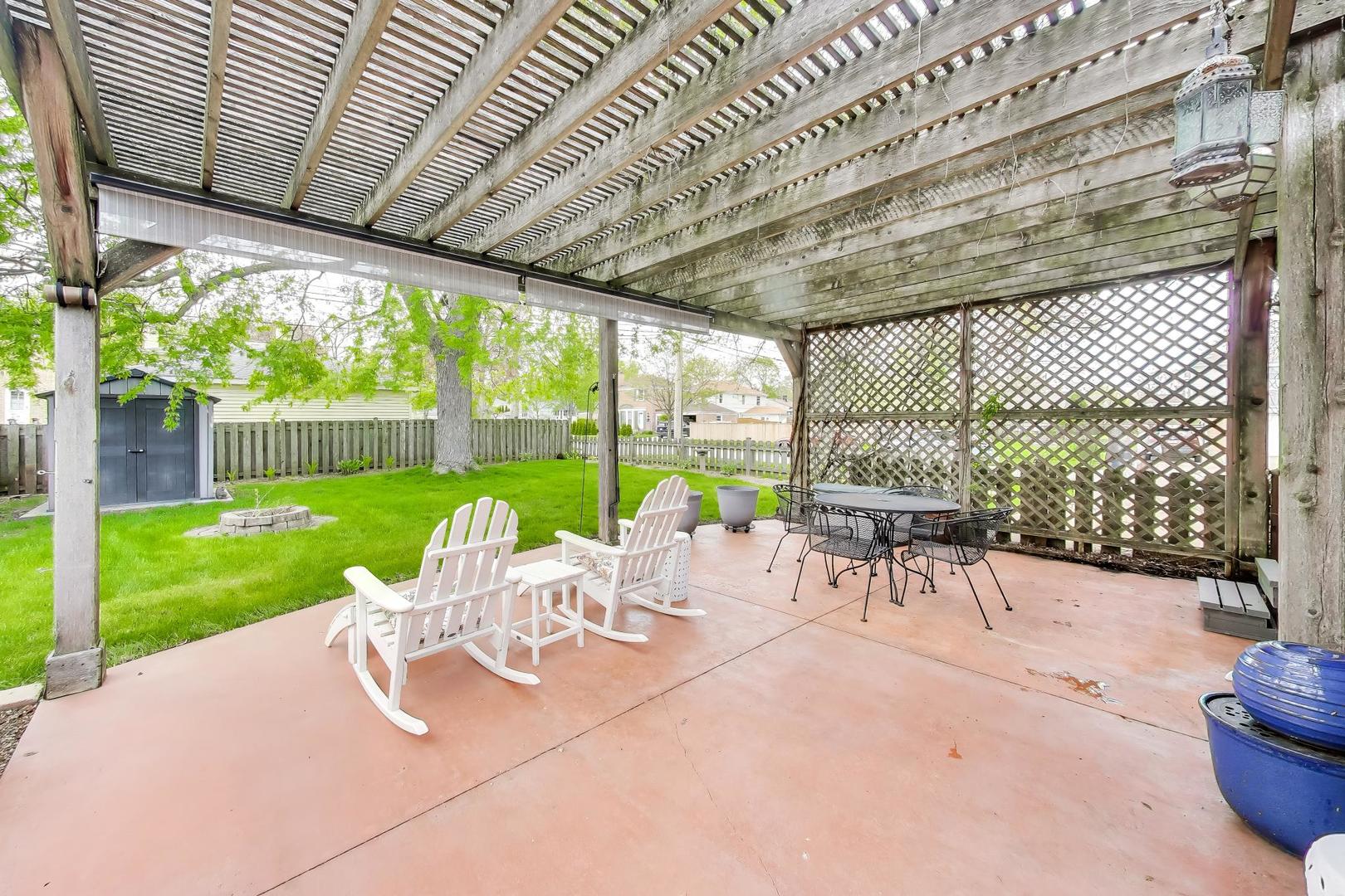 1609 W Brown Street, Arlington Heights, IL 60004