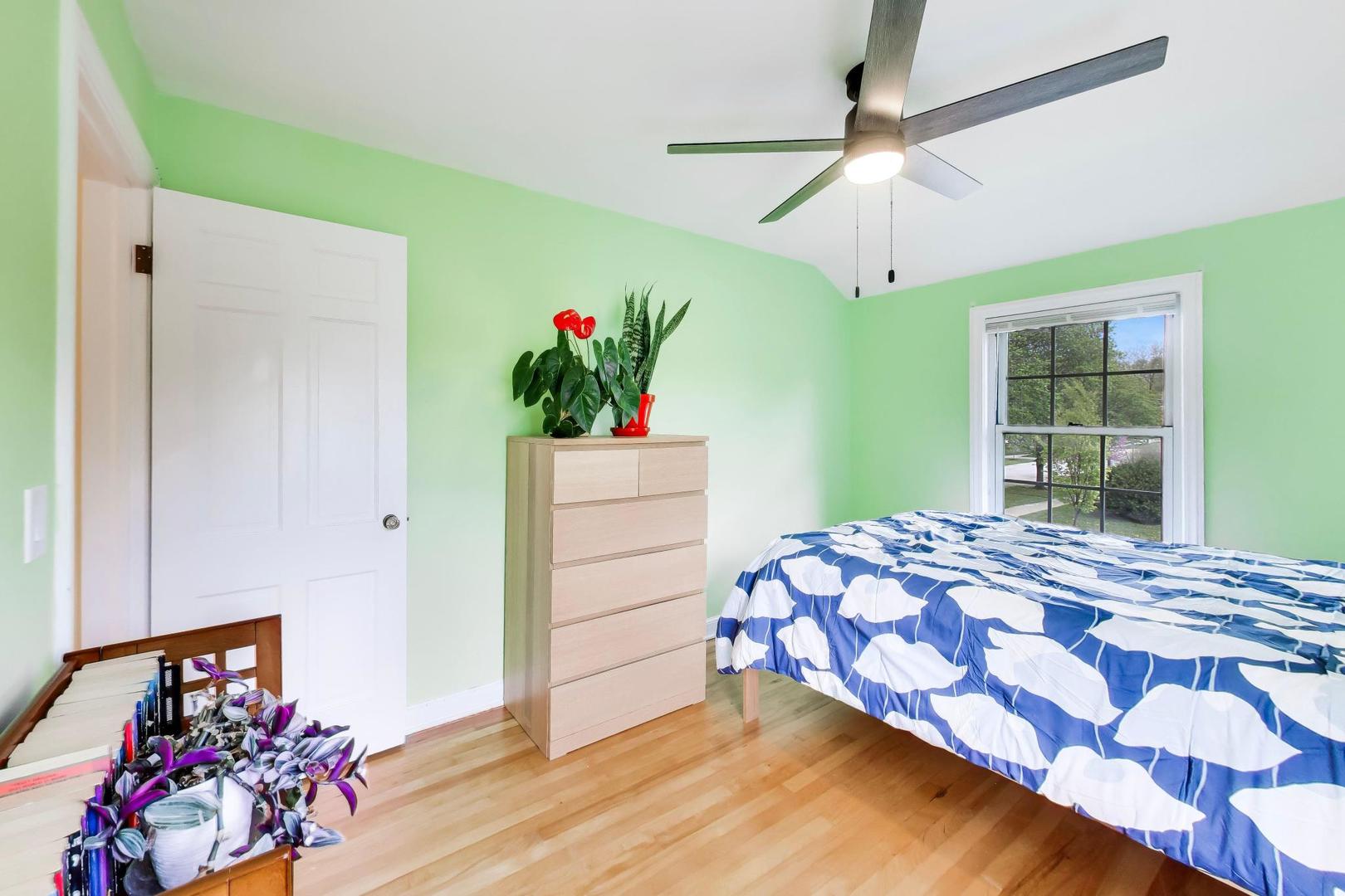 1609 W Brown Street, Arlington Heights, IL 60004