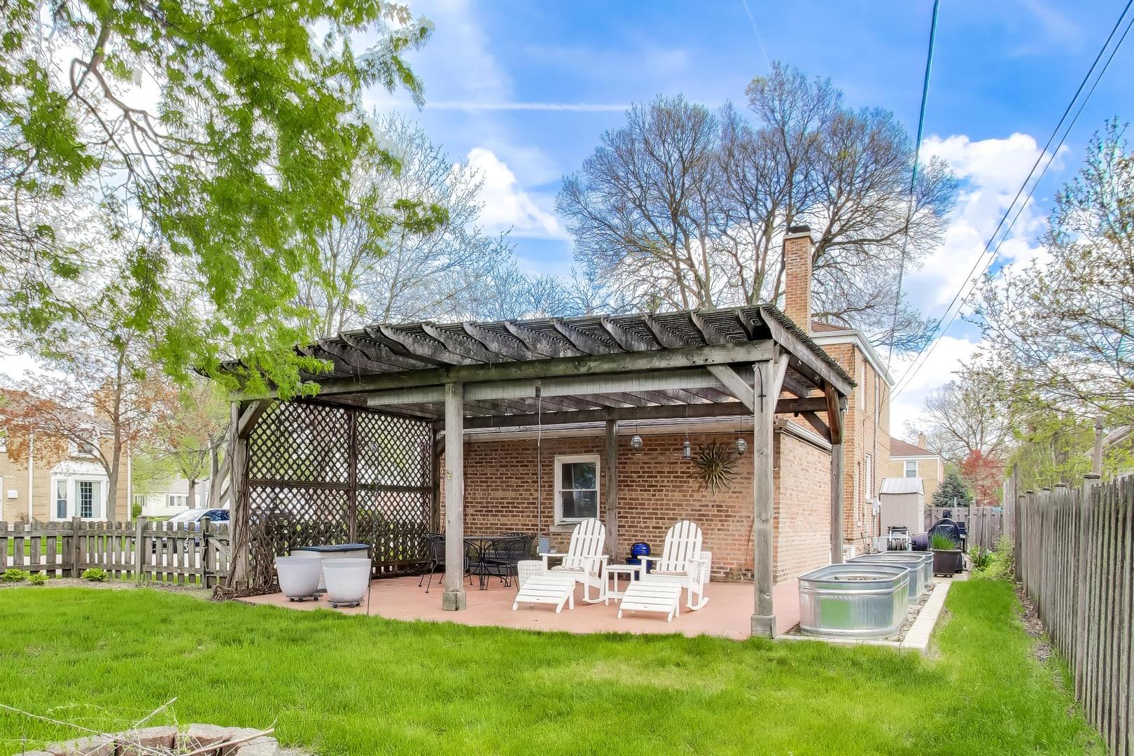 1609 W Brown Street, Arlington Heights, IL 60004