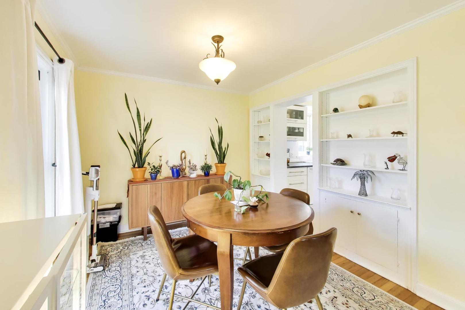 1609 W Brown Street, Arlington Heights, IL 60004