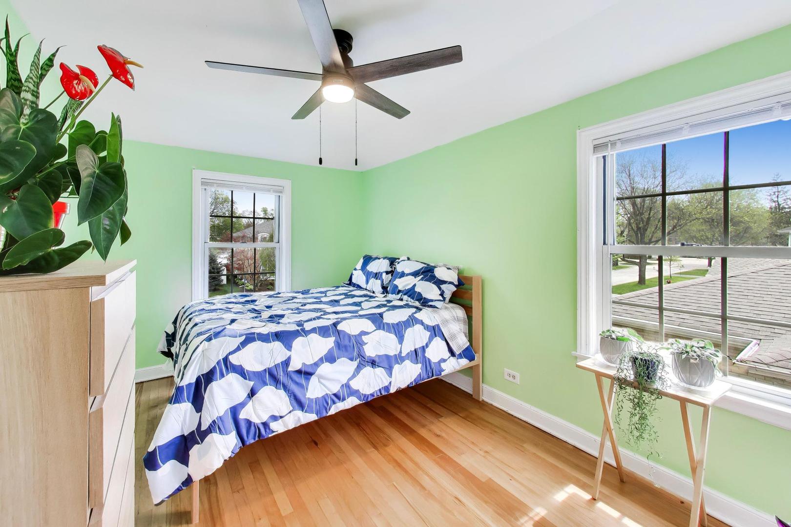 1609 W Brown Street, Arlington Heights, IL 60004