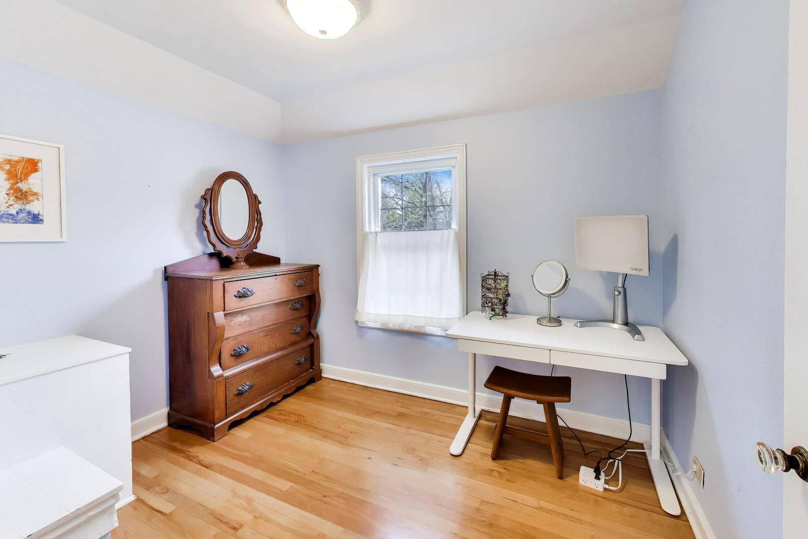 1609 W Brown Street, Arlington Heights, IL 60004